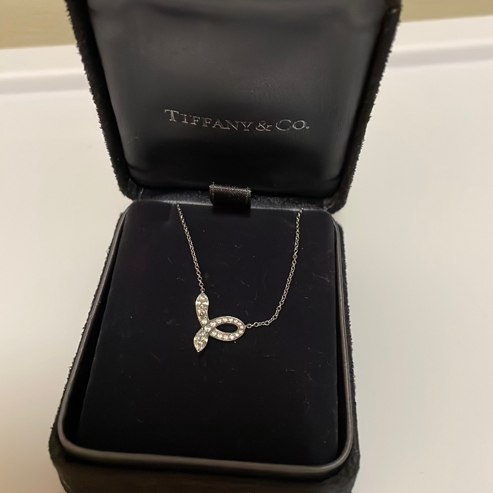 Tiffany Victoria bow platinum necklace